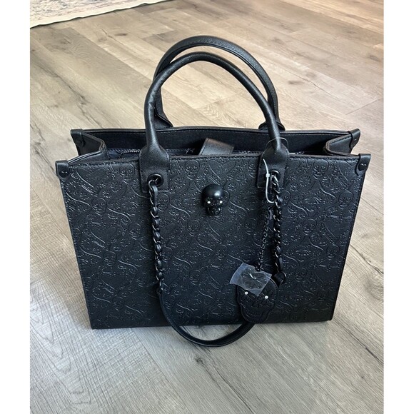 NEW BETSEY JOHNSON EMBOSSED SKULLS XOKIARA LARGE TOTE BAG/SKULL BLACK Halloween - Picture 1 of 11